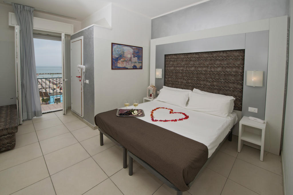 קאטוליקה Hotel Garden חדר תמונה