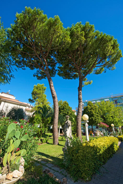 קאטוליקה Hotel Garden מראה חיצוני תמונה