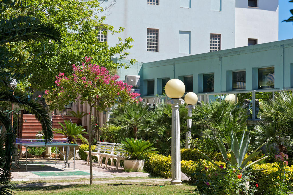 קאטוליקה Hotel Garden מראה חיצוני תמונה
