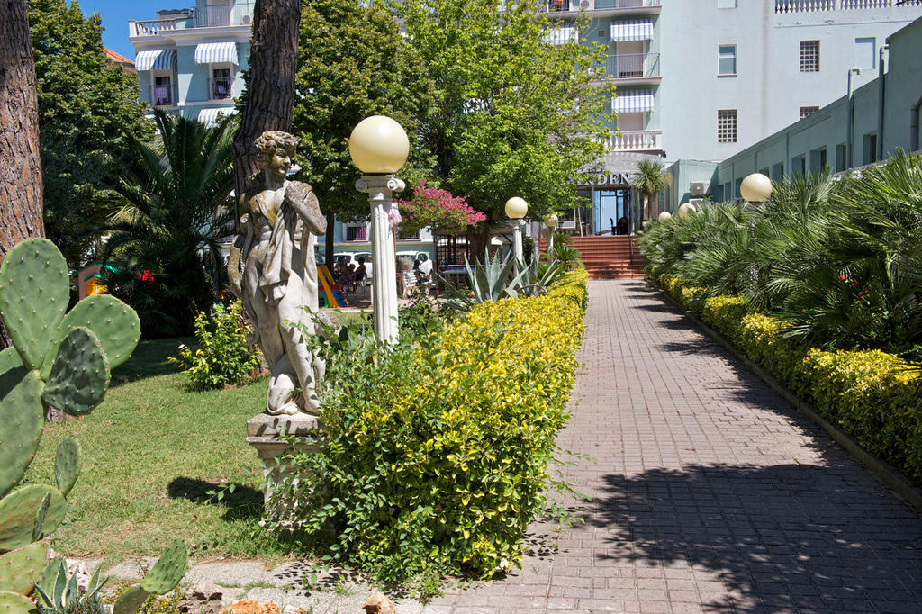 קאטוליקה Hotel Garden מראה חיצוני תמונה